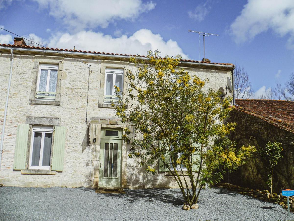 La Laujere Ivie - Gite & Piscine Privative Saint-Hilaire-du-Bois  Exterior foto